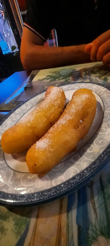 Beignets de Bananes Flambés Au Saté